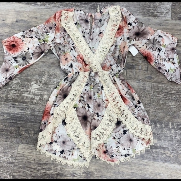 Floral Romper - Picture 3 of 3